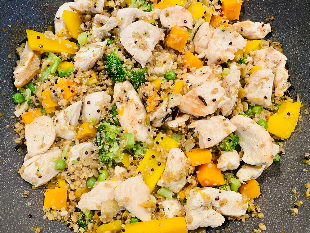 Chicken breast with vegetables and quinoa